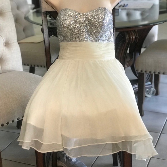 BEAUTIFUL PROM / PARTY DRESS - Picture 2 of 7